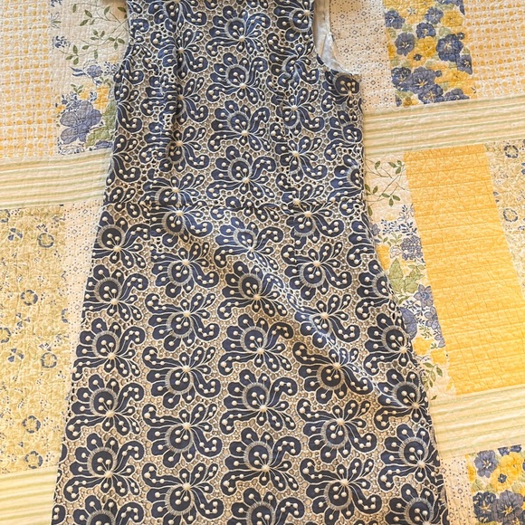 Sleeveless comfortable and classic shift - Picture 1 of 3